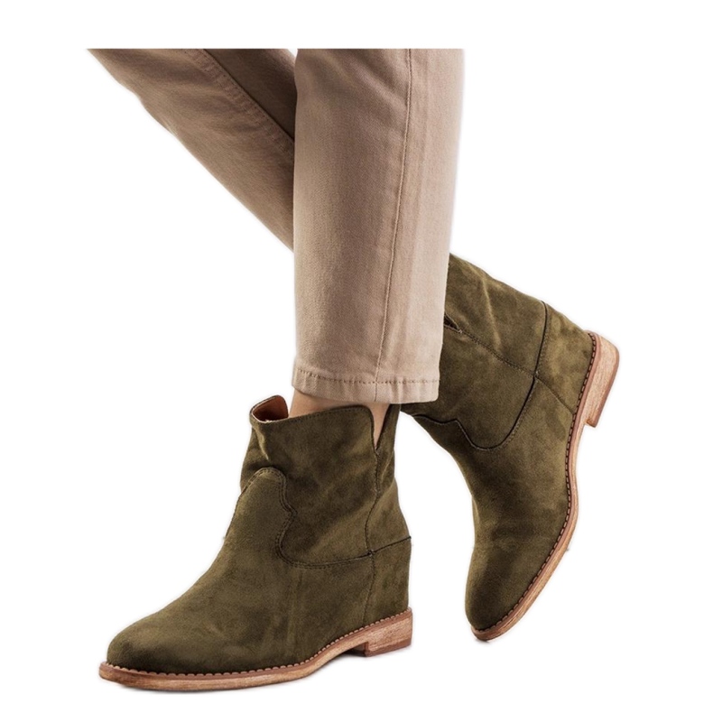 Green ankle boots with an indoor wedge by Zoki - Solea