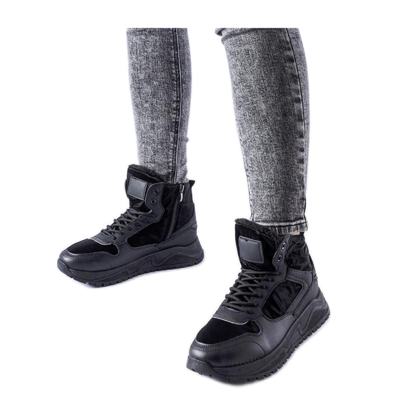 Black insulated high sneakers by Malles - Solea