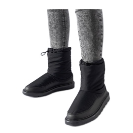 Black warm snow boots