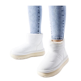 White insulated snow boots