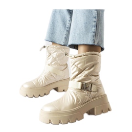 Beige lacquered snow boots Beige lacquered snow boots