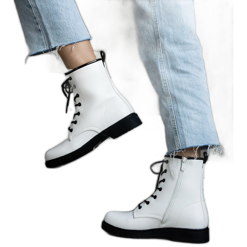 White insulated eco-leather worker boots