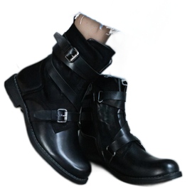 Black insulated flat boots