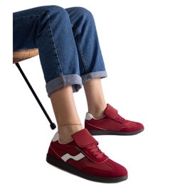 Red low lace-up sneakers