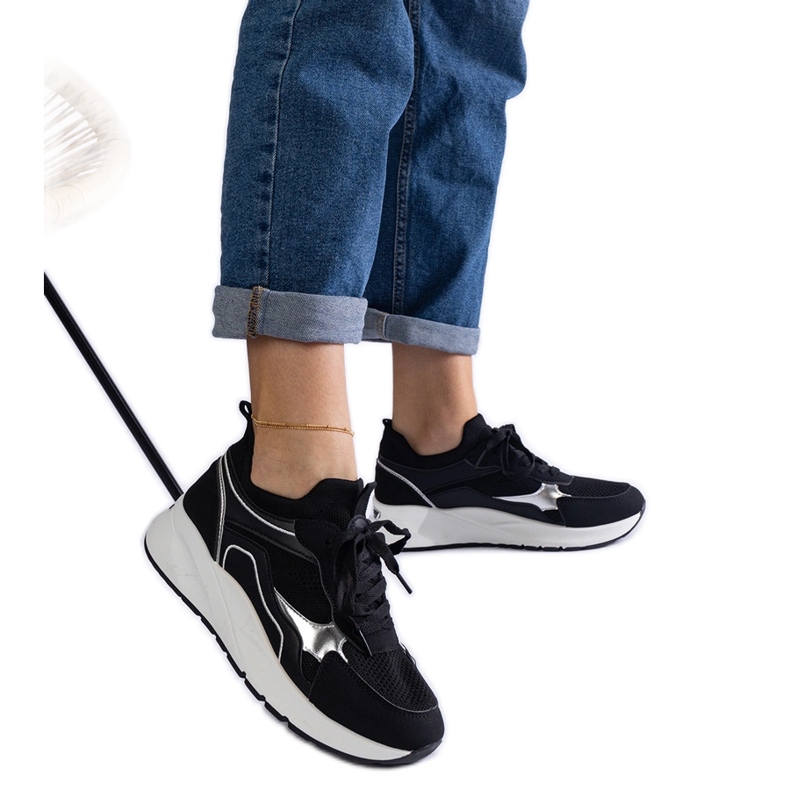 Black women's sports sneakers Black women's sports sneakers