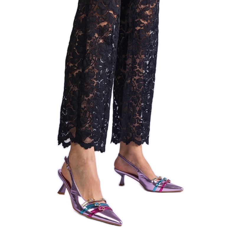 Purple ducklings with open piet violet