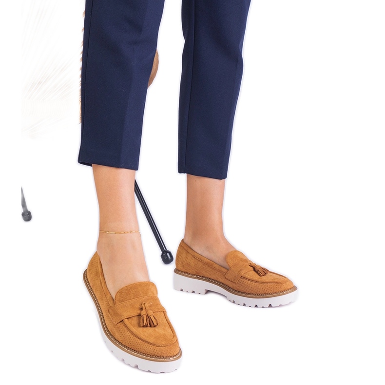 Brown women's loafers from Ekozamsz with fringes Brown women's loafers from Ekozamsz with fringes