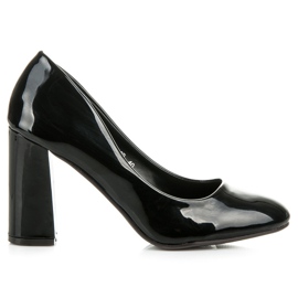Seastar Pumps On A Wide Pillar black