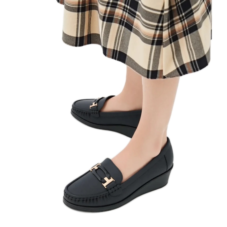 Women's Velora Black loafers