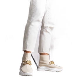 D/GMR Beige sneakers with Taryn chain