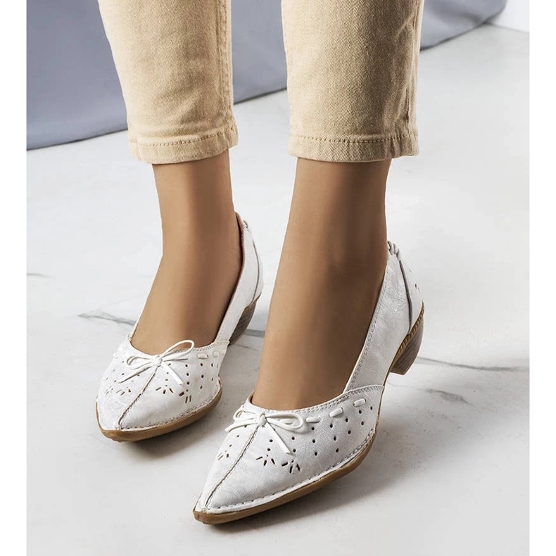 D/GMR Glazko white ballerinas