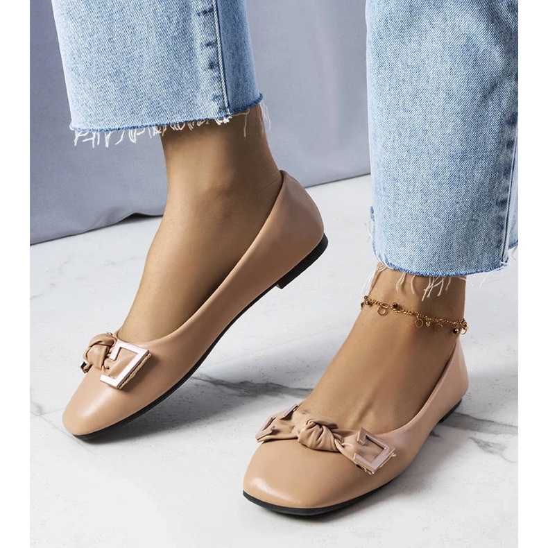 D/GMR Beige ballerinas with a bow from Tabitha