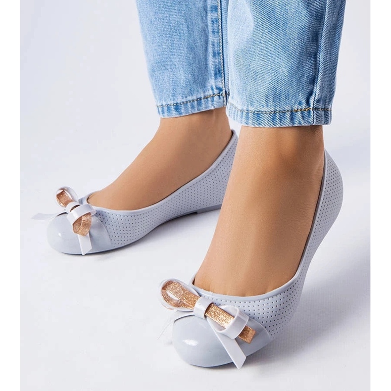 D/GMR Gray ballerinas decorated with a Harlingen bow grey D/GMR Gray ballerinas decorated with a Harlingen bow grey