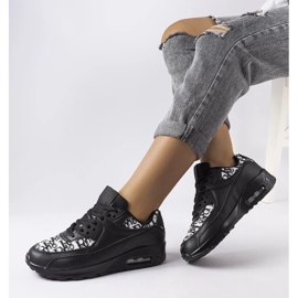 D/GMR Black sneakers with a patterned insert from Brattiro D/GMR Black sneakers with a patterned insert from Brattiro