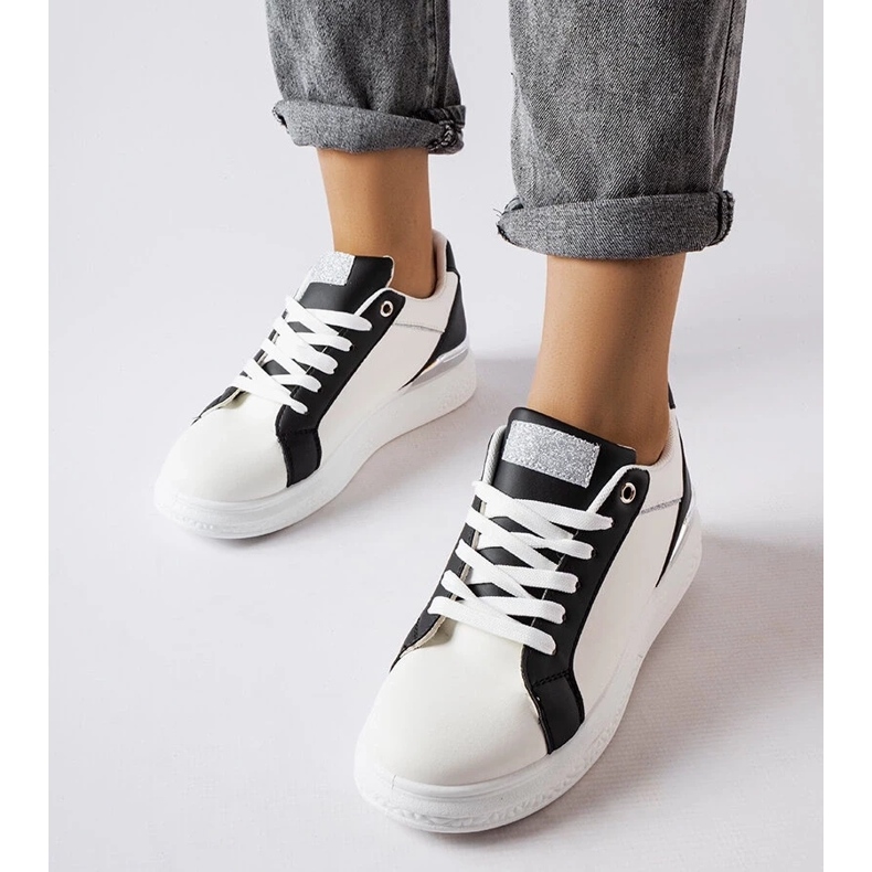 D/GMR Black and white shoes with a silver accent from Palais