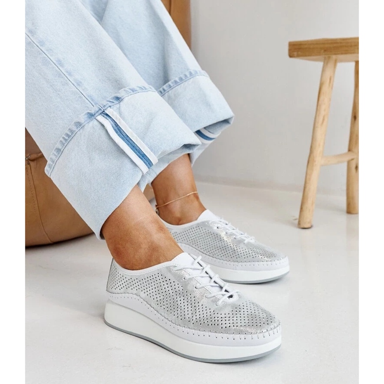 Silver leather sneakers on the Amana platform Silver leather sneakers on the Amana platform