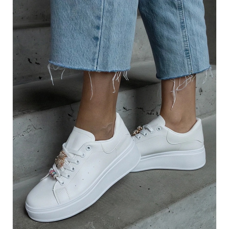 D/CEO White platform sneakers decorated with a Mavien teddy bear