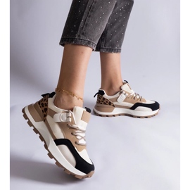 D/CEO Beige sneakers decorated with a Soria animal motif D/CEO Beige sneakers decorated with a Soria animal motif