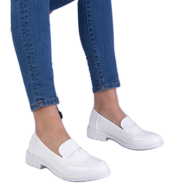 Painted women's white shoes