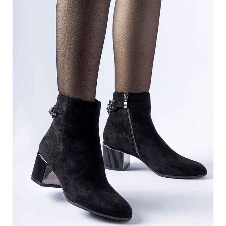 D/CEO Black ankle boots with a Fenughedu eco-suede chain