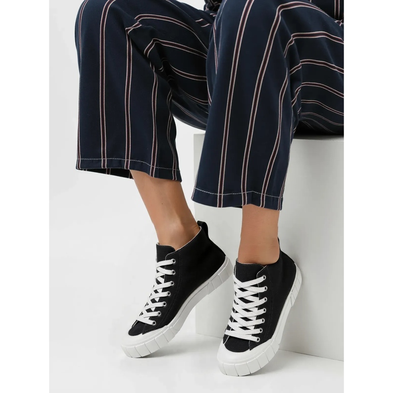 Women's Arvel Black sneakers
