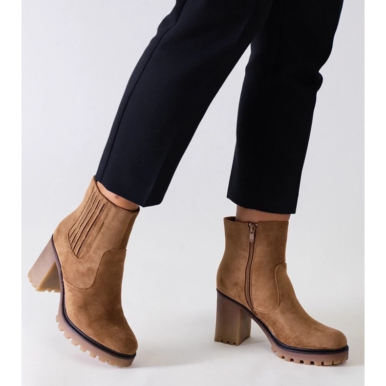 D/CEO Brown boots with a high massive heel, eco-suede Dunyana