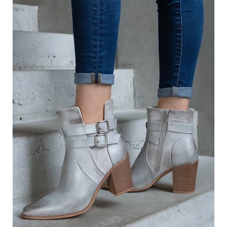 D/CEO Silver high-heeled ankle boots decorated with a Driss cutout D/CEO Silver high-heeled ankle boots decorated with a Driss cutout