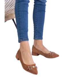 Brown pumps from Ekozamsz with a golden decoration Brown pumps from Ekozamsz with a golden decoration