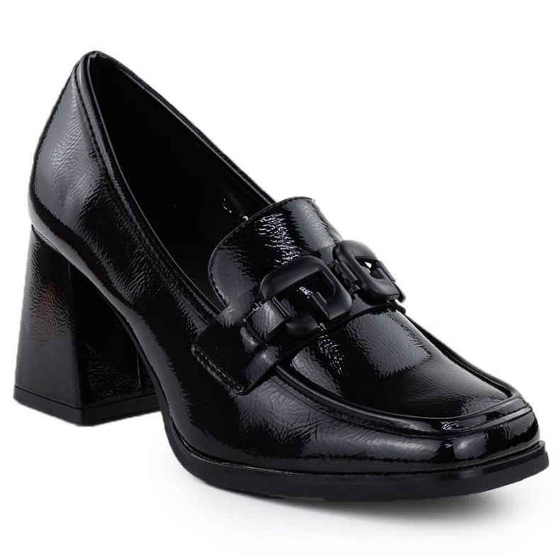 Shoes on the Potocki SZ12553 post with a black decoration