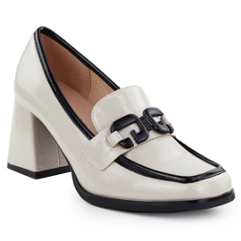 Painted shoes Potocki Sz12553 with an ornament beige
