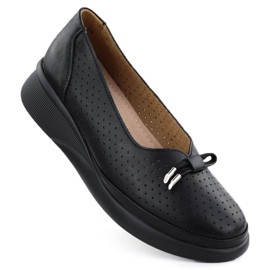 Women's leather shoes on the Black Vinceza 7896 openwork platform