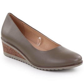 Women's pumps. Shoes on wedges dark beige vinceza 58475 Women's pumps. Shoes on wedges dark beige vinceza 58475