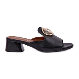 Jezzi Elegant women's low -heels with a black decoration