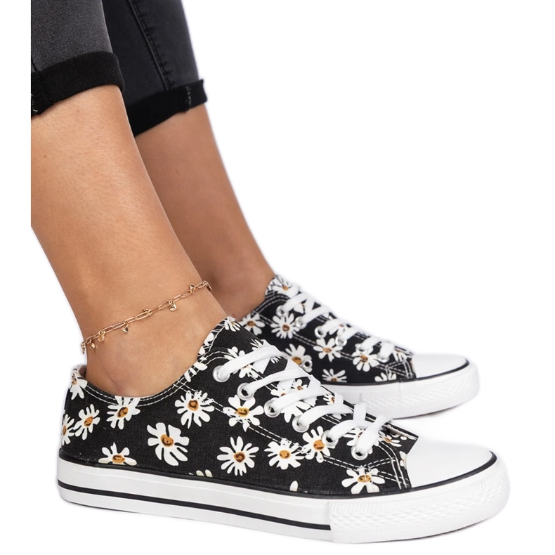 Black women's fabric sneakers with flowers Black women's fabric sneakers with flowers