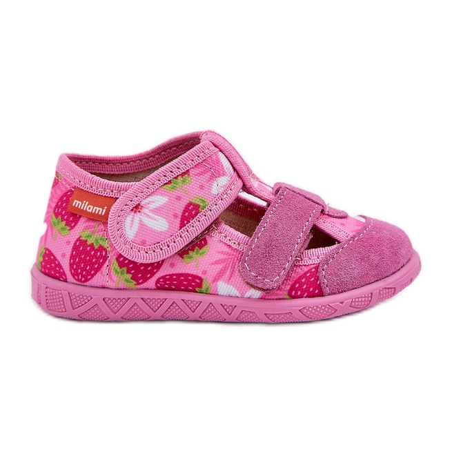 Children's slippers for pink strawberries
