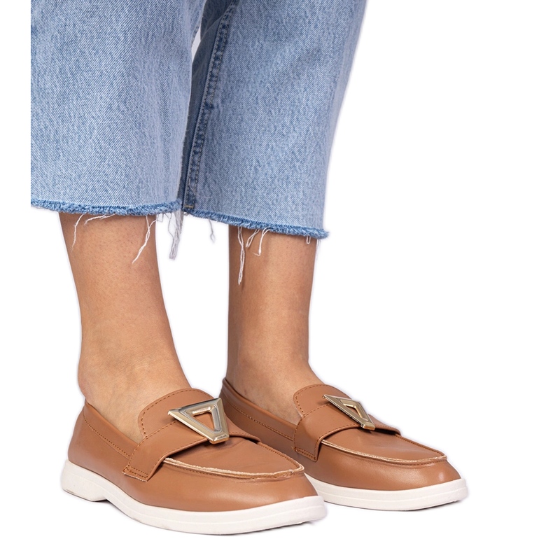 Brown women's loafers with an elegant decoration Brown women's loafers with an elegant decoration