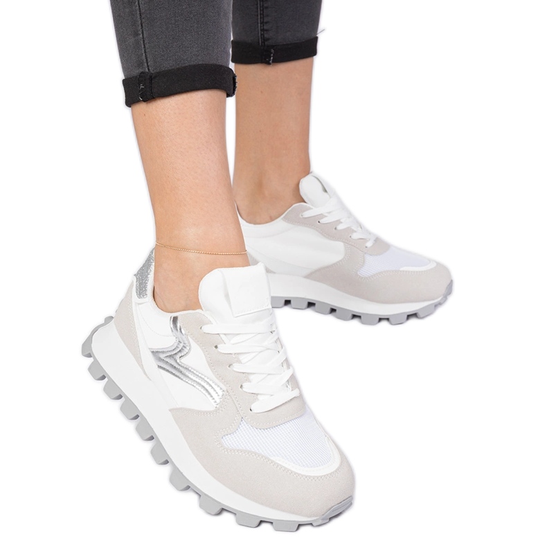 White women's sports sneakers White women's sports sneakers