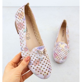 Low-heeled women's shoes with flowers M. Daszyński Sa222-3 multicolored