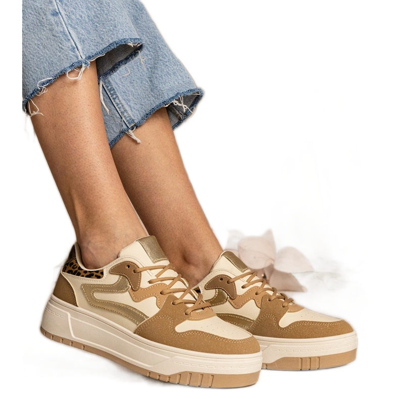 Beige sneakers women's sports sneakers