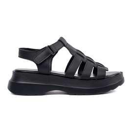 Goodin Black sandals on the leather platform