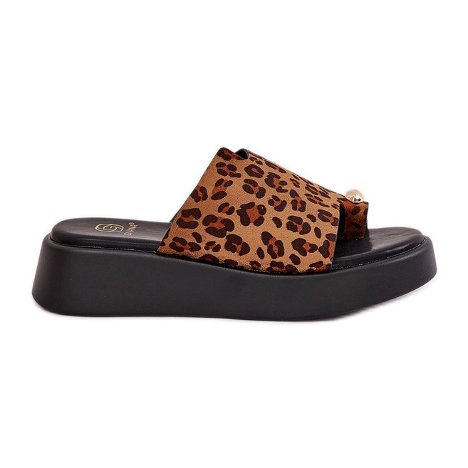 Women's flip flops on the platform and low wedges with decorative detail brown leopards