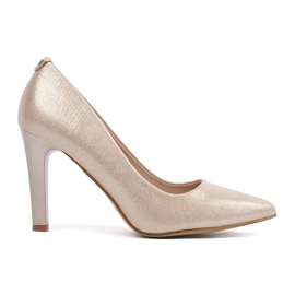 Goodin Beige shiny pumps on a high heel