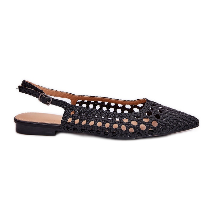 Black -heeled ballerinas