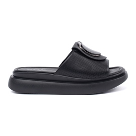 Goodin Black comfortable flip flops on the platform