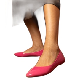 Pink varnished ballerinas