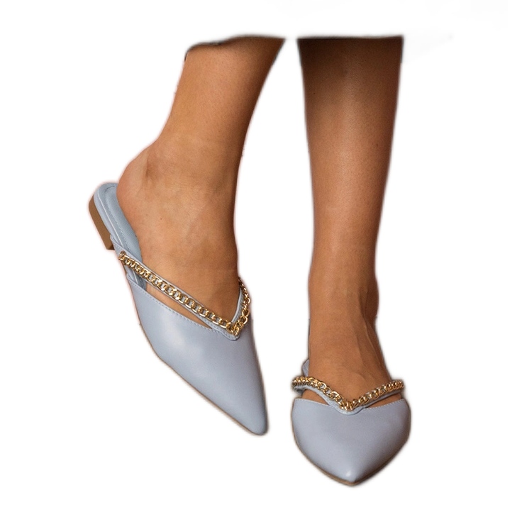 Blue elegant flip -flops decorated with a chain
