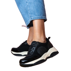 Black women's sports sneakers Black women's sports sneakers