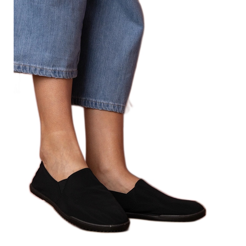 Black women's slip -up sneakers