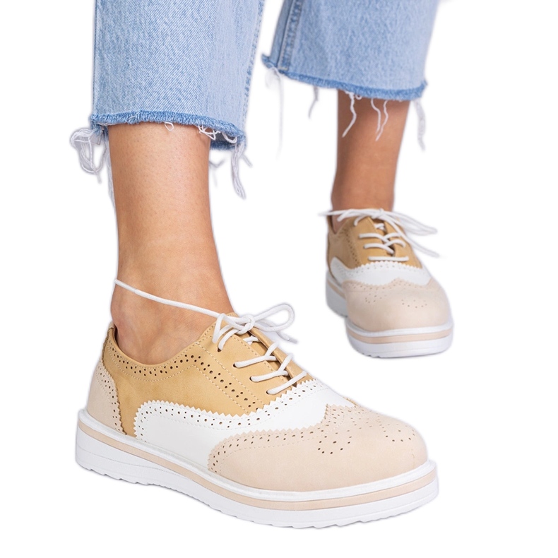 Beige classic oxford shoes Beige classic oxford shoes
