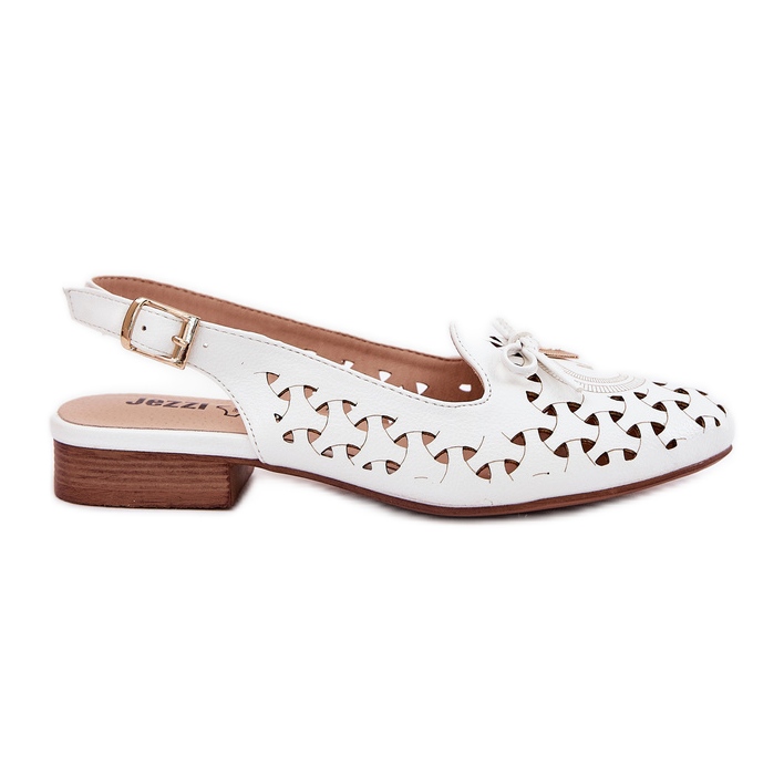 Jezzi Openwork ballerinas with an open white heel